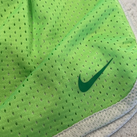 Nike athletic shorts in bright green size youth large - Picture 7 of 7